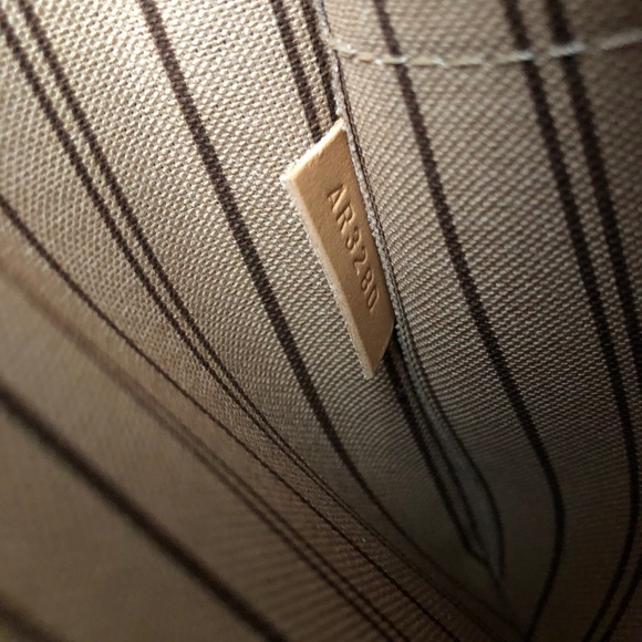 Louis Vuitton GAME ON Neverfull MM With Pouch - Picture 14 of 15